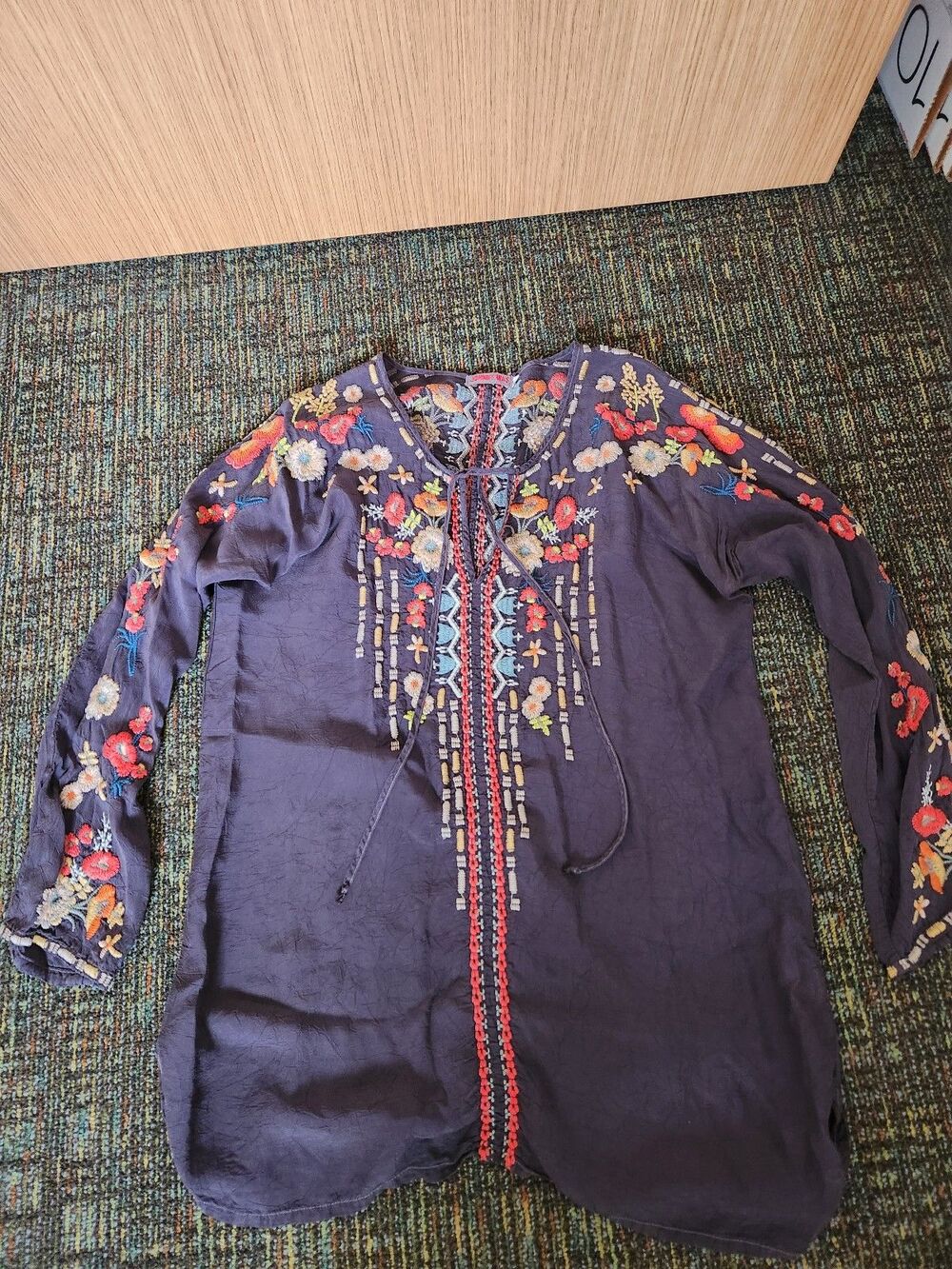 Johnny Was Dark Blue Embroidered Tunic Top w/ Floral Motifs Size M